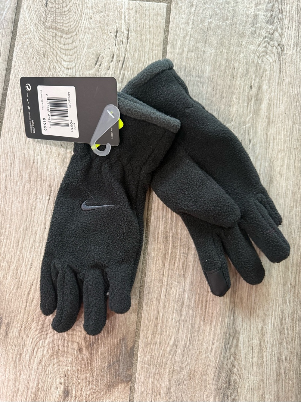Nike Youth Black Fleece Gloves with Swoosh